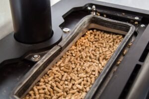 Où installer un poêle à pellets pour un rendement optimal ?